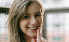 眼界长远，懂得有效社交的三个星座男